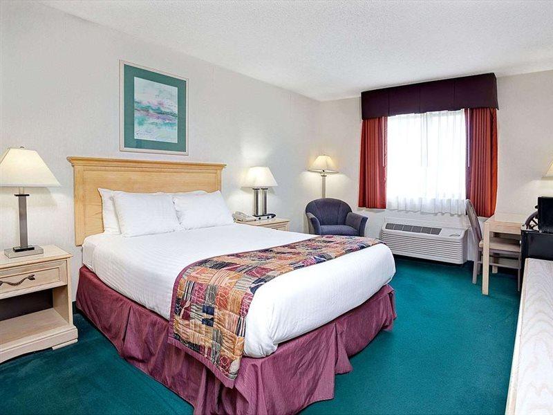 Hotel Baymont By Wyndham Monroe Exterior foto