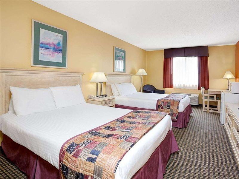 Hotel Baymont By Wyndham Monroe Exterior foto