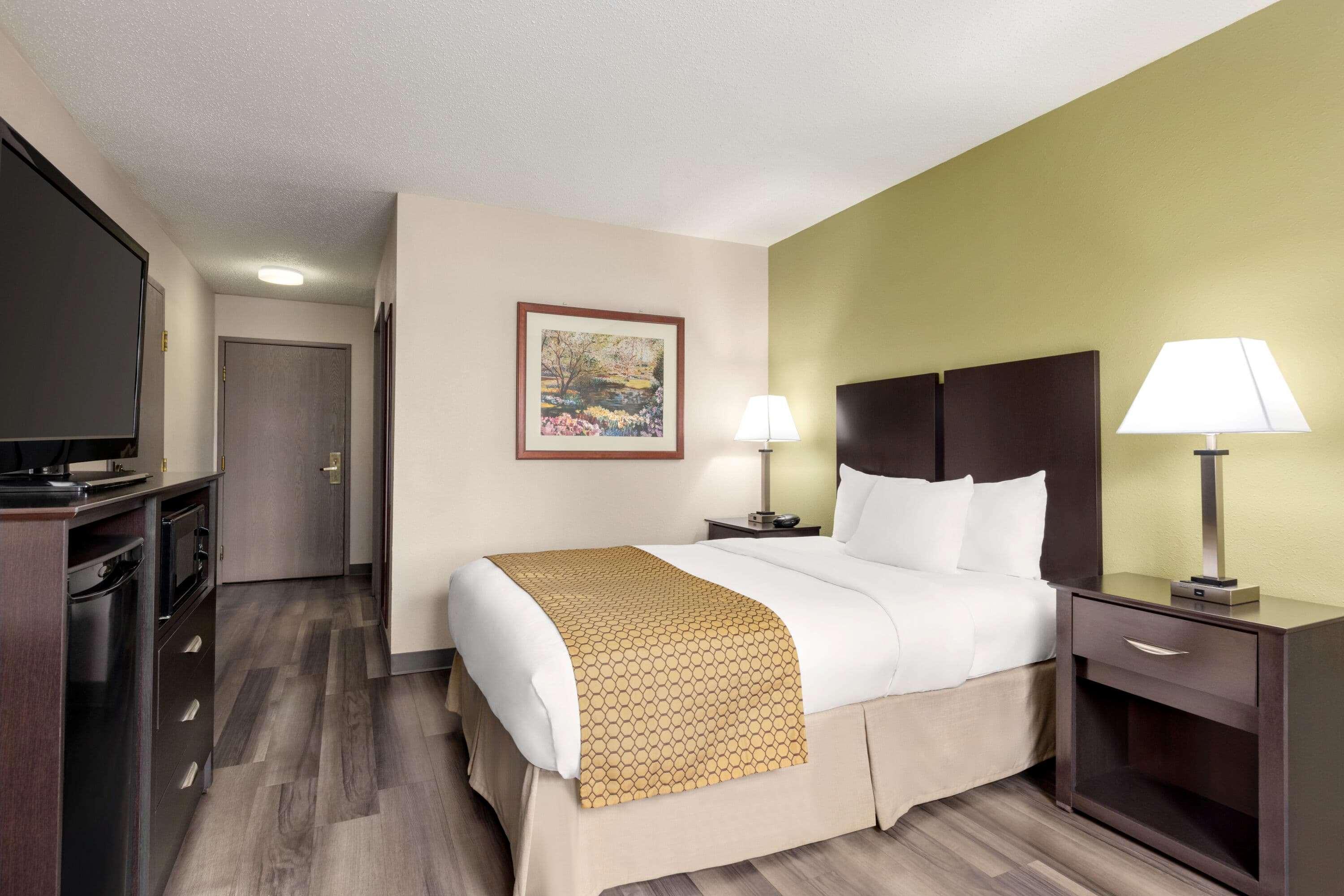 Hotel Baymont By Wyndham Monroe Exterior foto