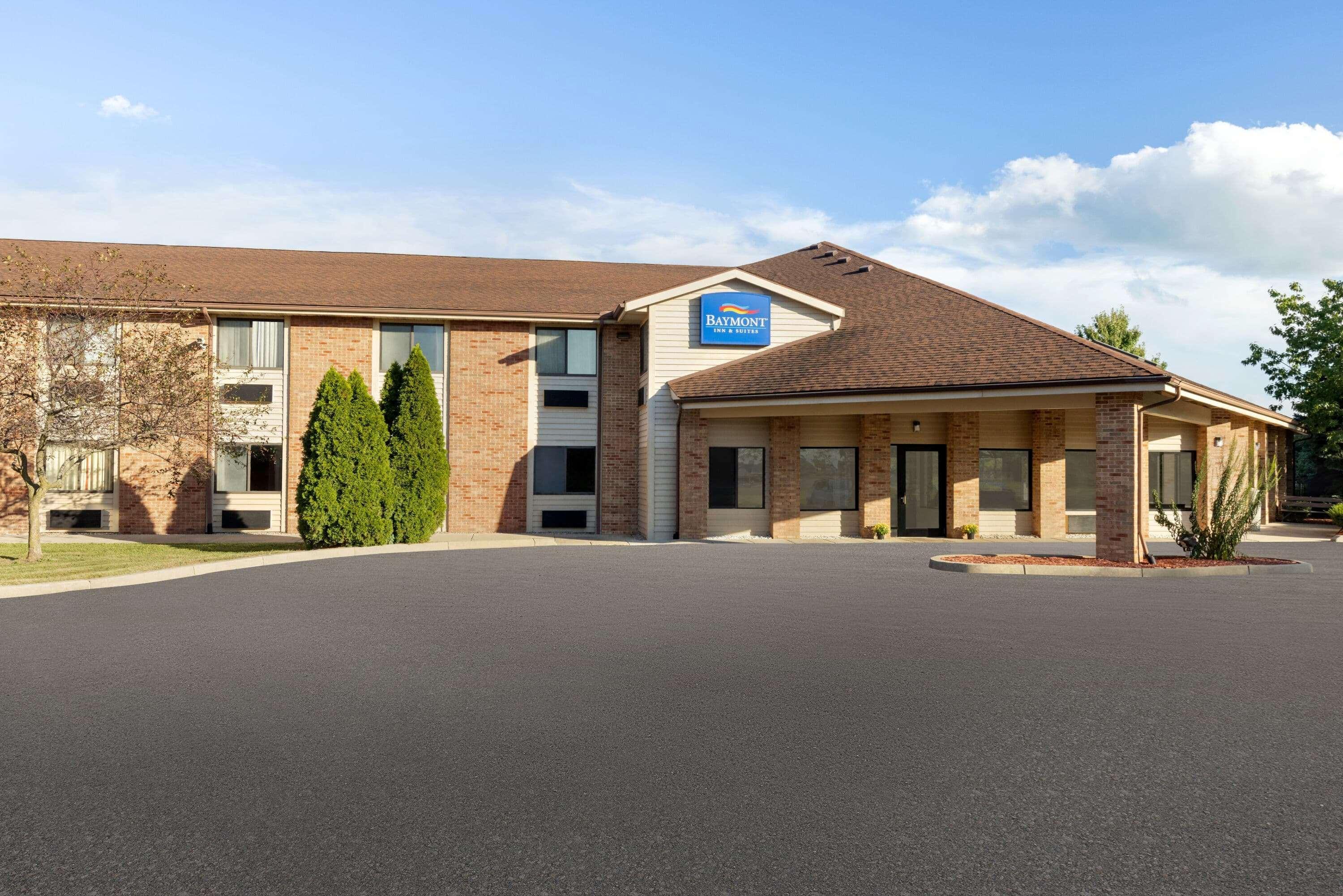 Hotel Baymont By Wyndham Monroe Exterior foto